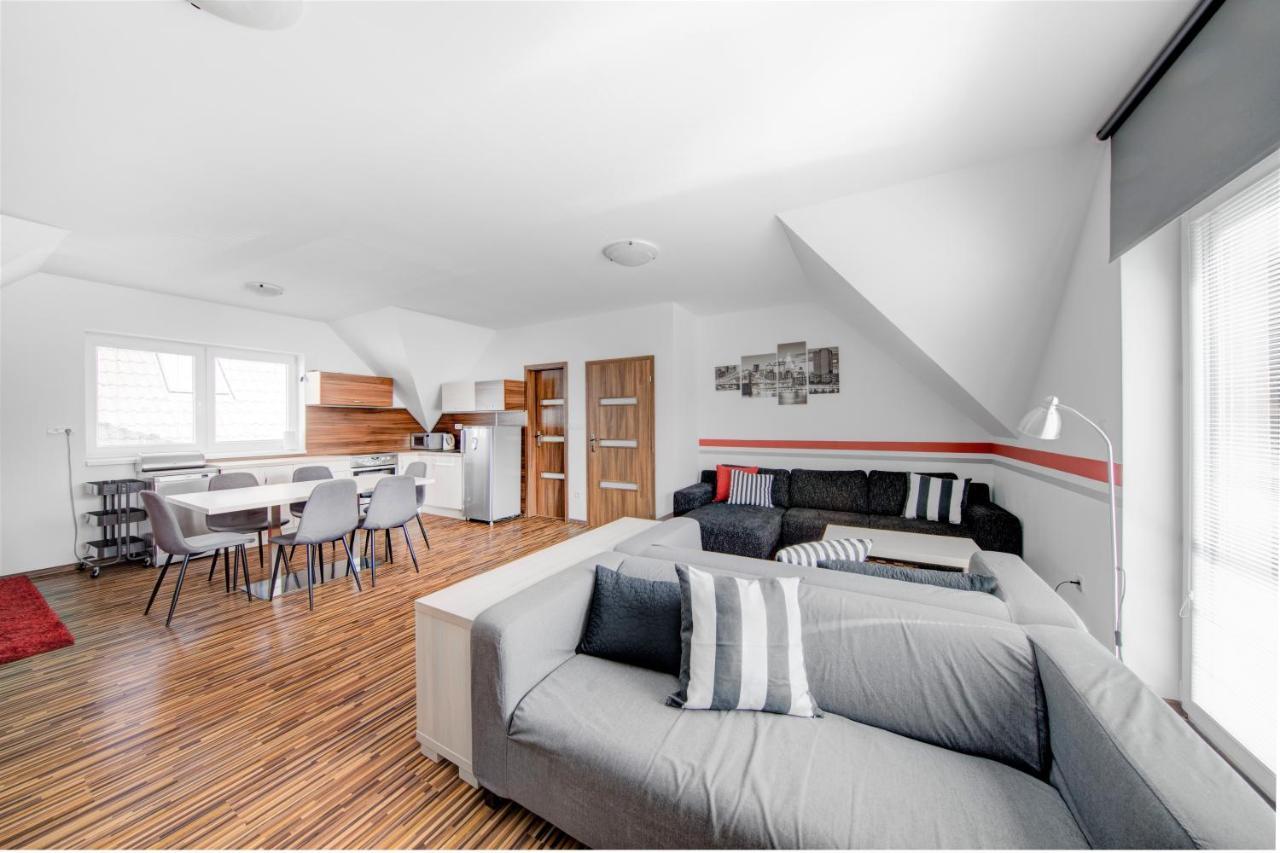 Rodinne Apartmany Alex & Gregor Bešeňová المظهر الخارجي الصورة