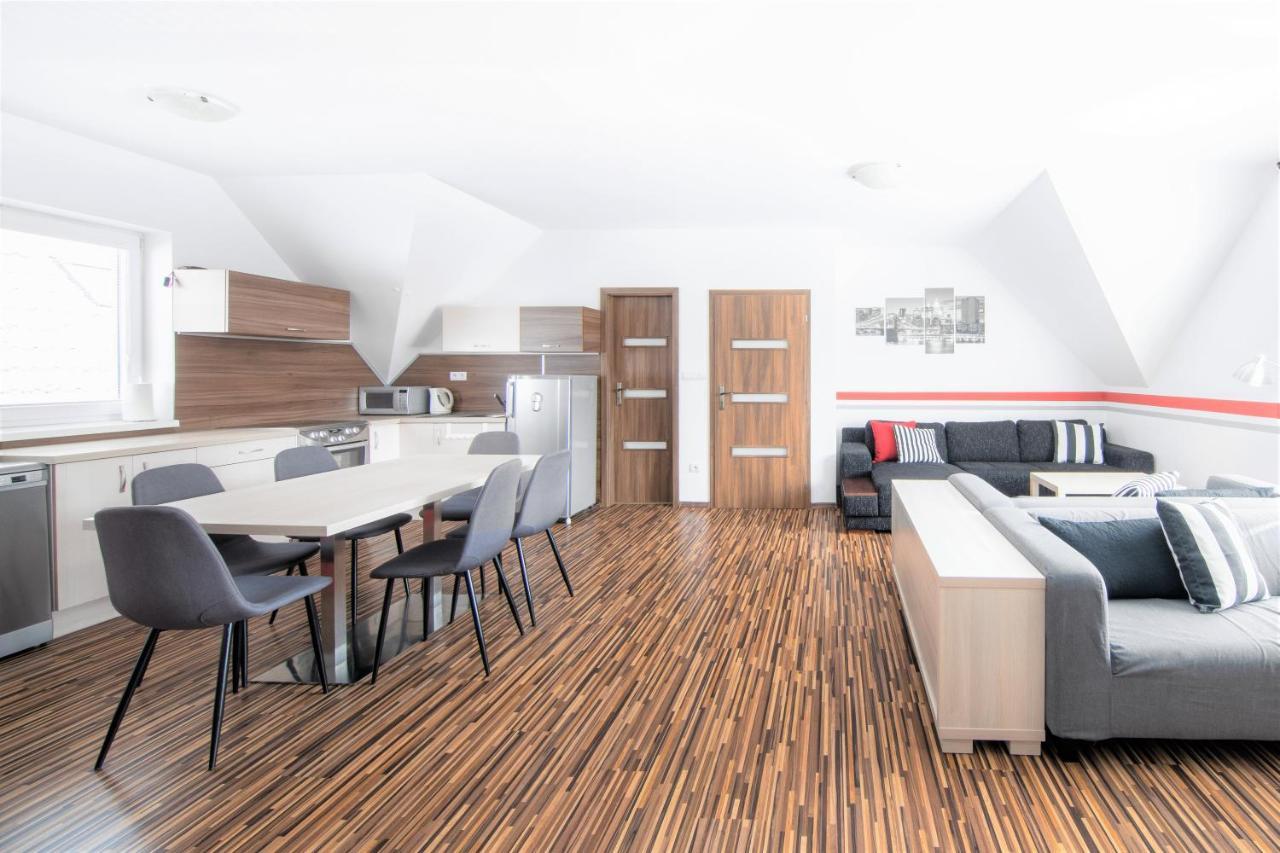 Rodinne Apartmany Alex & Gregor Bešeňová المظهر الخارجي الصورة